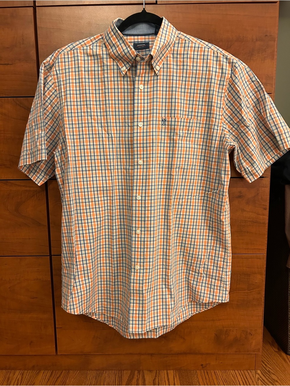 Arrow Men's Orange and Blue Plaid Short-Sleeve Button-Down Shirt